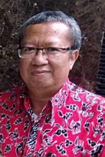 Ade Priangani, M.Si., Dr.