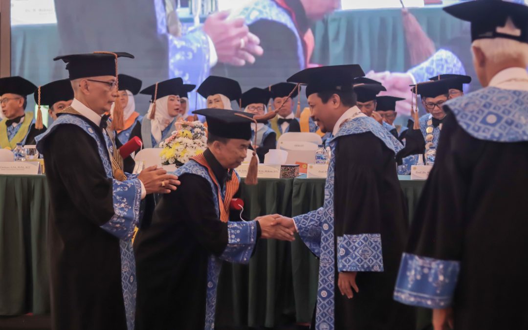 Pengukuhan Guru Besar Fakultas Hukum Universitas Pasundan Prof.Dr.T.Subarsyah, S.H, S.Sos, Sp-1, M.M,